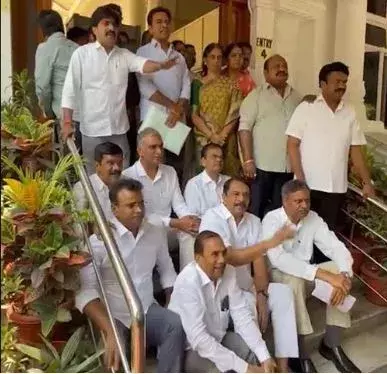 TG: అసెంబ్లీ నుంచి బీఆర్ఎస్ వాకౌట్