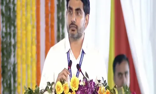AP: రెడ్ బుక్ పేరు ఎత్తితే గుండె పోట్లు: లోకేష్ AP: రెడ్ బుక్ పేరు ఎత్తితే గుండె పోట్లు: లోకేష్