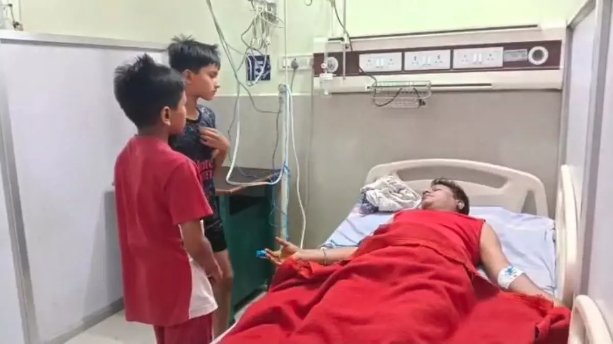 CHHATTISGARH: ప్రాణాలను ఫణంగా పెట్టి కుటుంబ సభ్యుడిని  కాపాడిన పిల్లలు