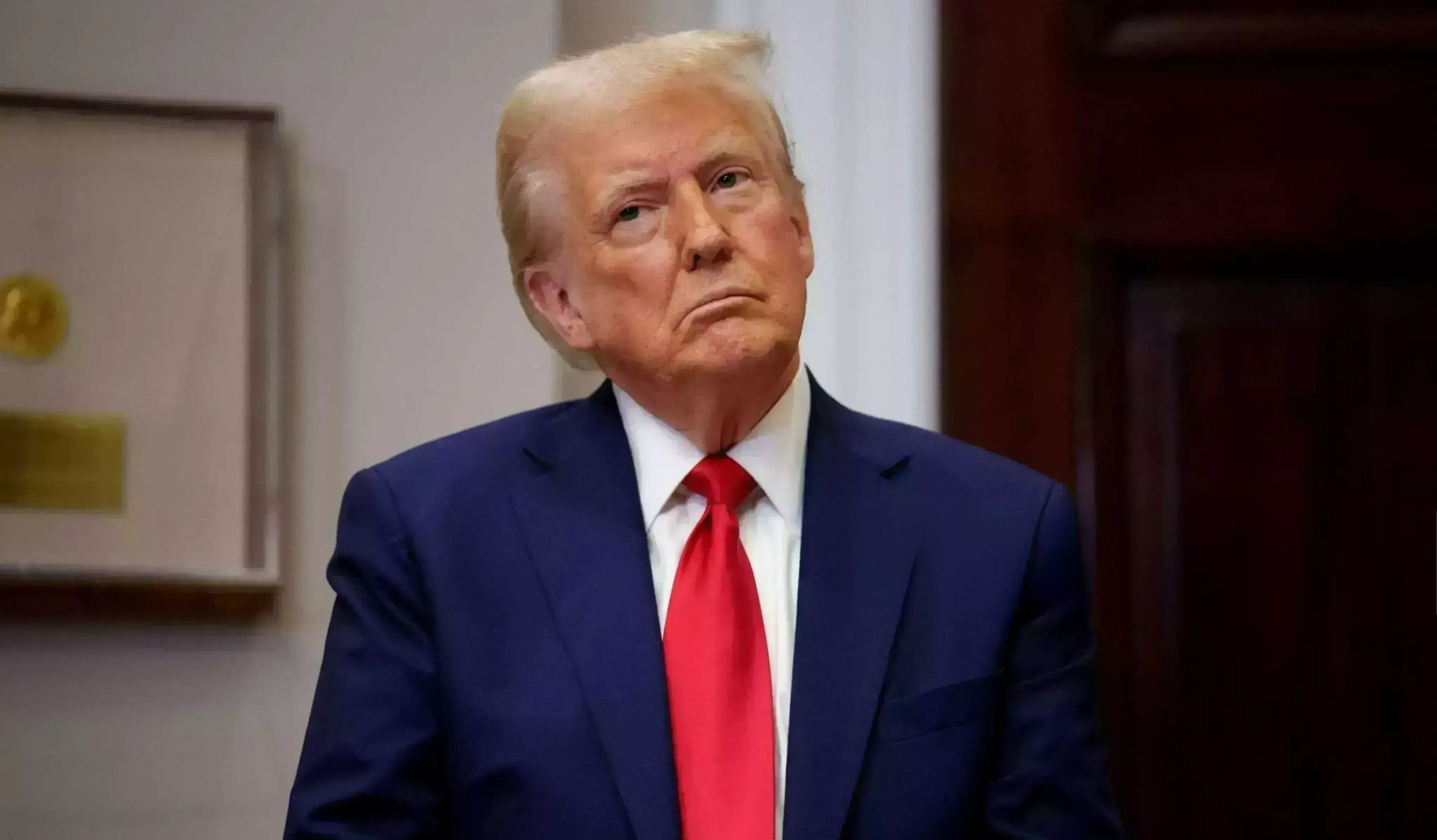 Donald Trump: మూడోసారి అధ్యక్షుడయ్యేందుకు మార్గాలున్నాయ్ : డొనాల్డ్ ట్రంప్ Donald Trump: మూడోసారి అధ్యక్షుడయ్యేందుకు మార్గాలున్నాయ్ : డొనాల్డ్ ట్రంప్