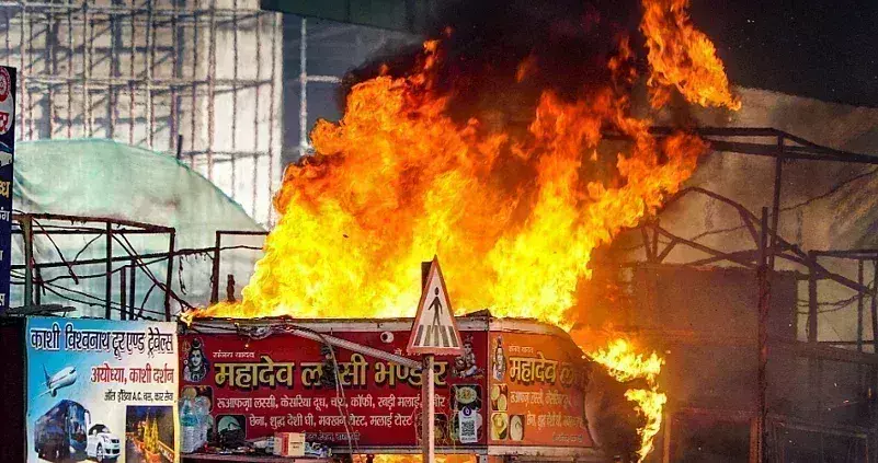 West Bengal: గ్యాస్ సిలిండర్ పేలి ఒకే కుటుంబంలో ఏడుగురు మృతి