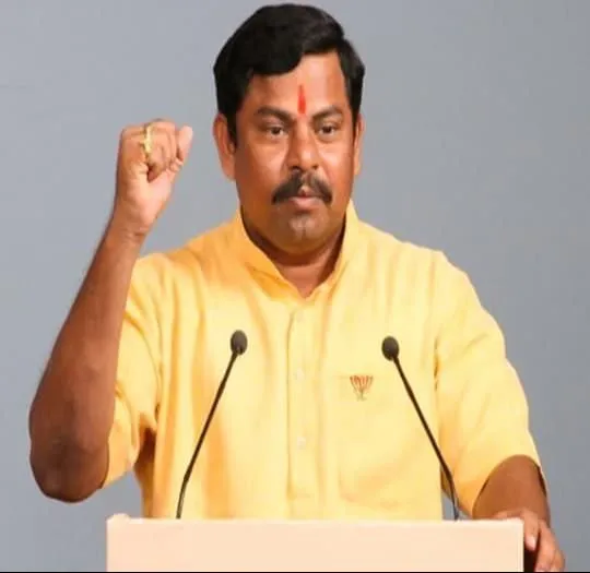 RAJASINGH: ఔరంగజేబ్ సమాధిని కూల్చేస్తాం RAJASINGH: ఔరంగజేబ్ సమాధిని కూల్చేస్తాం