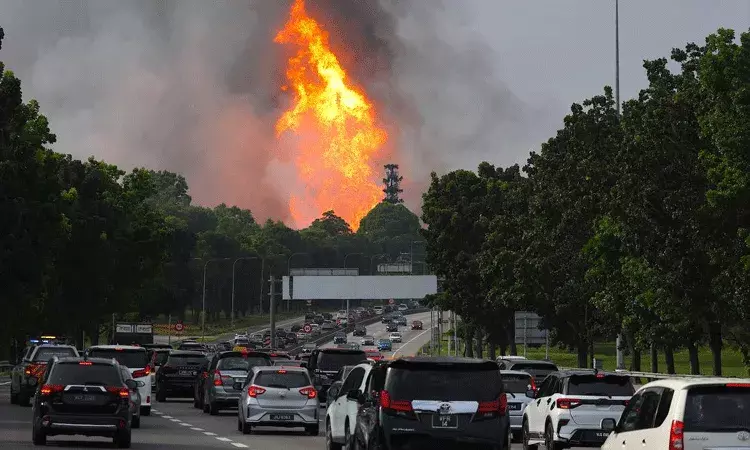 Malaysia: పెట్రోనాస్ గ్యాస్ పైప్లైన్ పేలి మంటలు.. 60 మందికి పైగా గాయాలు Malaysia: పెట్రోనాస్ గ్యాస్ పైప్లైన్ పేలి మంటలు.. 60 మందికి పైగా గాయాలు