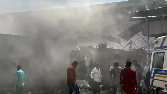 Blast: బాణసంచా గోదాంలో పేలుడు.. 21కి చేరిన మృతులు