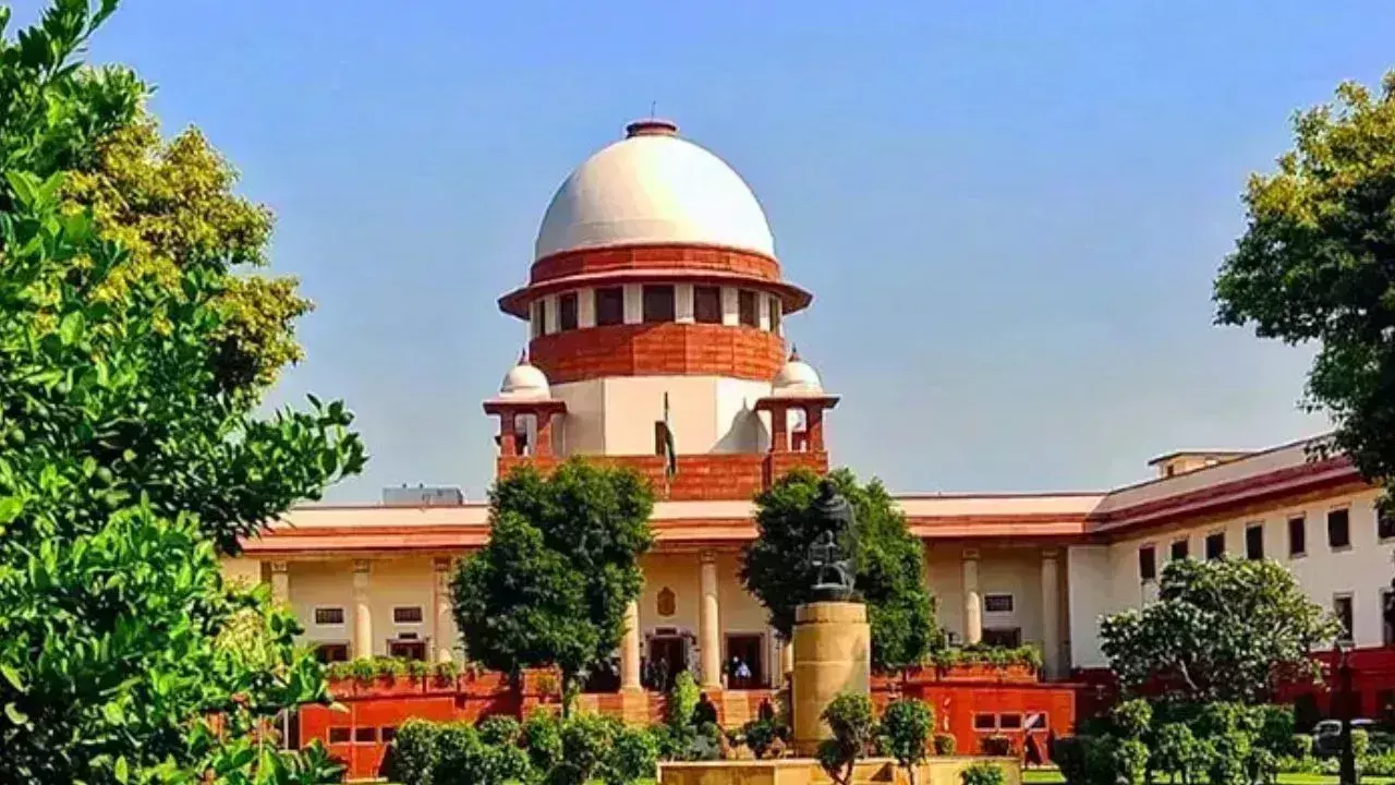 Supreme Court :  ఫిరాయింపు ఎమ్మెల్యేల అనర్హత కేసు.. సుప్రీంకోర్టు కీలక వ్యాఖ్యలు..! Supreme Court :  ఫిరాయింపు ఎమ్మెల్యేల అనర్హత కేసు.. సుప్రీంకోర్టు కీలక వ్యాఖ్యలు..!