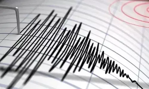 Pakistan Earthquake: పాకిస్తాన్లోనూ కంపించిన భూమి.. అనేక ప్రాంతాల్లో ప్రకంపనలు Pakistan Earthquake: పాకిస్తాన్లోనూ కంపించిన భూమి.. అనేక ప్రాంతాల్లో ప్రకంపనలు