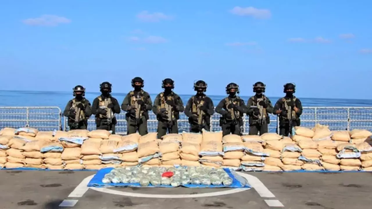 Drugs : వామ్మో..! 2,500 కిలోల డ్రగ్స్ పట్టివేత Drugs : వామ్మో..! 2,500 కిలోల డ్రగ్స్ పట్టివేత