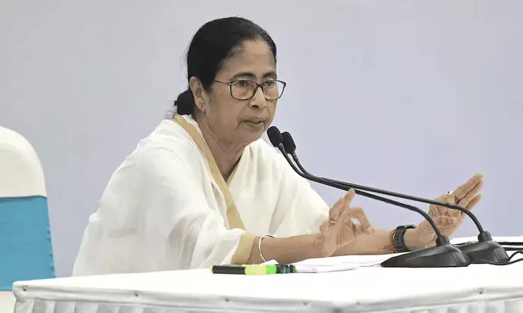 West Bengal: న్యాయమూర్తి ఇంట్లో డబ్బు దొరికితే.. సుప్రీంను ప్రశ్నించిన సీఎం.. West Bengal: న్యాయమూర్తి ఇంట్లో డబ్బు దొరికితే.. సుప్రీంను ప్రశ్నించిన సీఎం..