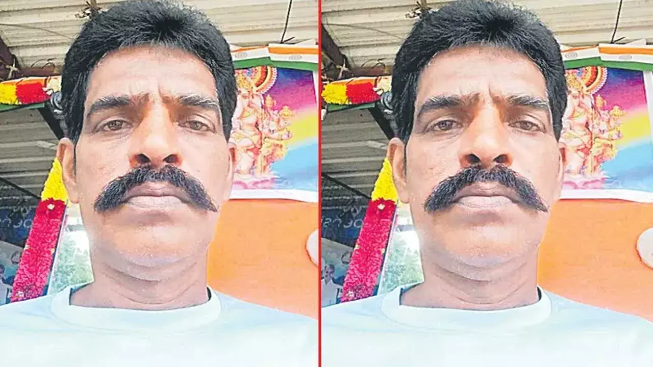 Farmer Suicide : భూమి పోయిందని రైతు ఆత్మహత్య Farmer Suicide : భూమి పోయిందని రైతు ఆత్మహత్య