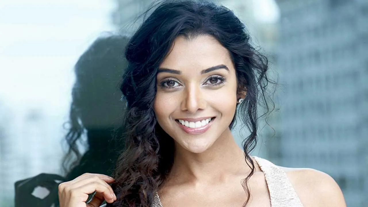 Actress Anupriya : ఇంటిమేట్ సీన్లో ఓ నటుడు హద్దు మీరాడు: హీరోయిన్ అనుప్రియ Actress Anupriya : ఇంటిమేట్ సీన్లో ఓ నటుడు హద్దు మీరాడు: హీరోయిన్ అనుప్రియ