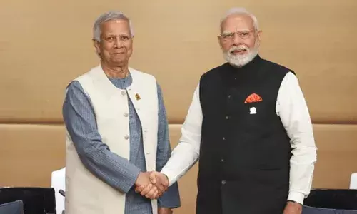 బంగ్లాదేశ్ అధ్యక్షుడు యూనుస్తో ప్రధాని మోదీ చర్చలు.. బంగ్లాదేశ్ అధ్యక్షుడు యూనుస్తో ప్రధాని మోదీ చర్చలు..