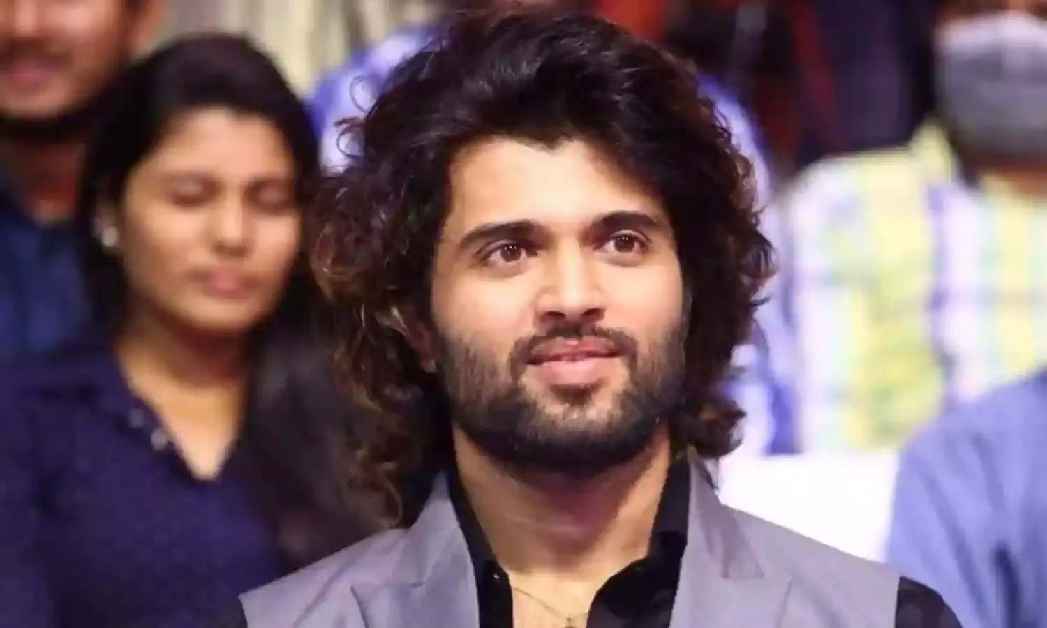 Vijay Deverakonda : వారే ఇండస్ట్రీని నిలబెడతారు.. విజయ్ దేవరకొండ కీలక కామెంట్స్.. Vijay Deverakonda : వారే ఇండస్ట్రీని నిలబెడతారు.. విజయ్ దేవరకొండ కీలక కామెంట్స్..