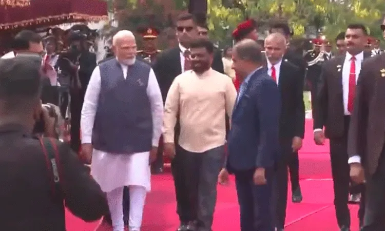 ప్రధాని మోదీ శ్రీలంక పర్యటన.. ఘనస్వాగతం పలికిన అధ్యక్షుడు ప్రధాని మోదీ శ్రీలంక పర్యటన.. ఘనస్వాగతం పలికిన అధ్యక్షుడు