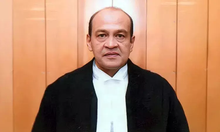 అవినీతి ఆరోపణలు ఎదుర్కొంటున్న జస్టిస్ వర్మ హైకోర్టు న్యాయమూర్తిగా ప్రమాణ స్వీకారం.. అవినీతి ఆరోపణలు ఎదుర్కొంటున్న జస్టిస్ వర్మ హైకోర్టు న్యాయమూర్తిగా ప్రమాణ స్వీకారం..