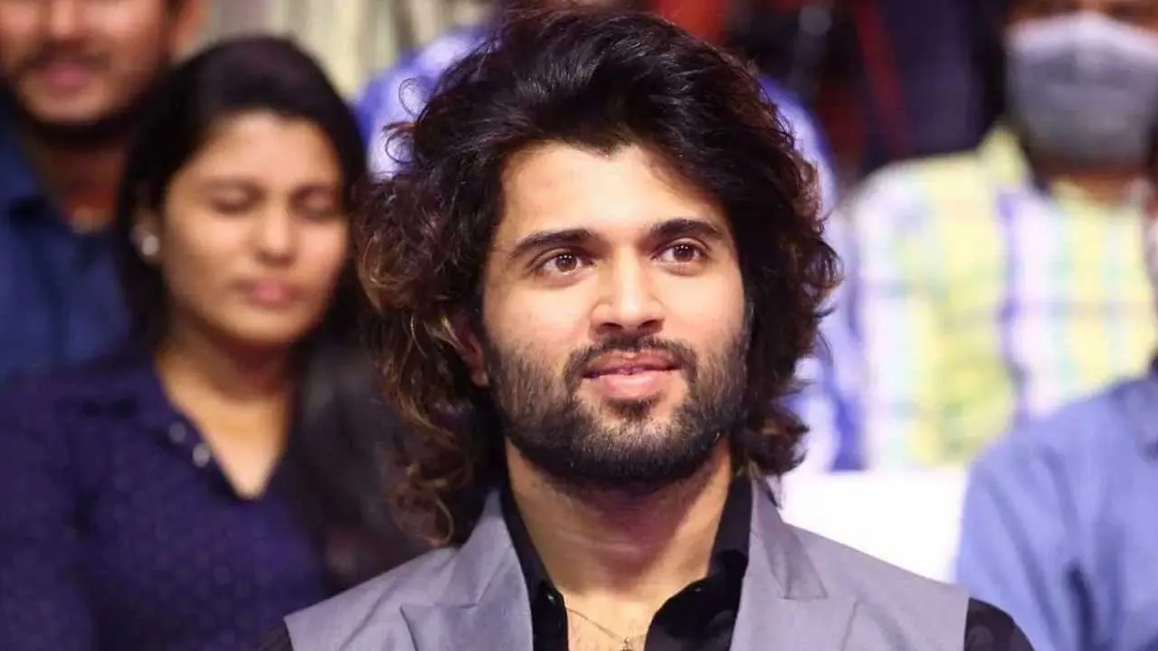 Vijay Deverakonda : వారే ఇండస్ట్రీని నిలబెడతారు.. విజయ్ దేవరకొండ కీలక కామెంట్స్.. Vijay Deverakonda : వారే ఇండస్ట్రీని నిలబెడతారు.. విజయ్ దేవరకొండ కీలక కామెంట్స్..