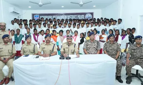 Maoists Surrender : 86 మంది మావోయిస్టుల లొంగుబాటు Maoists Surrender : 86 మంది మావోయిస్టుల లొంగుబాటు