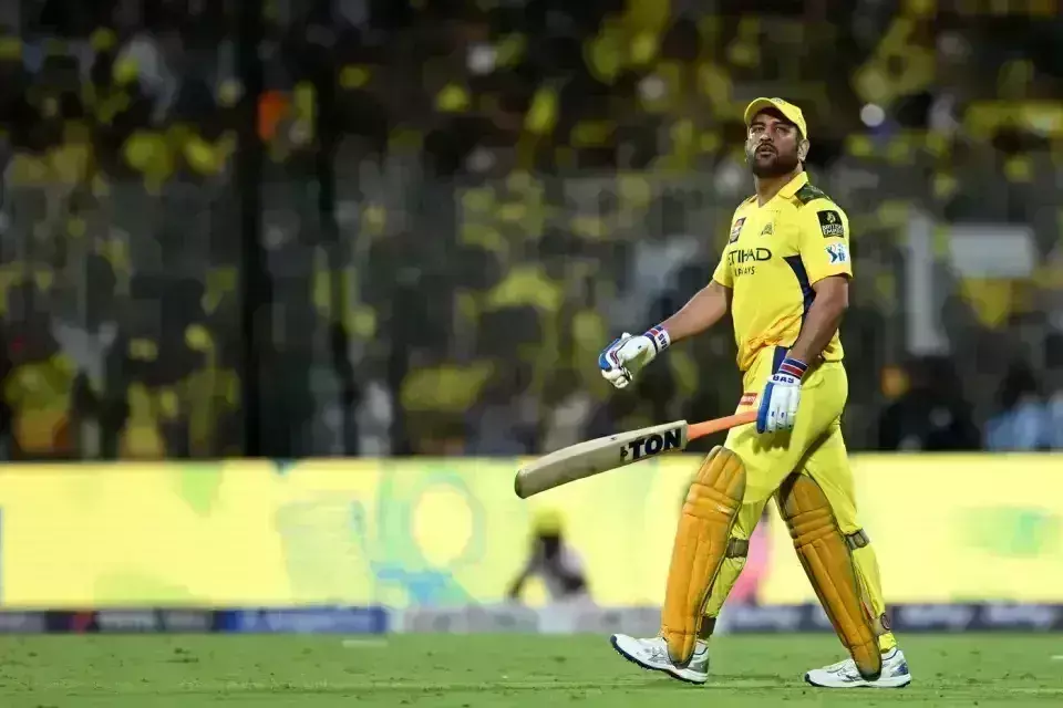 IPL: ధోనీ రిటైర్మెంట్ రచ్చ IPL: ధోనీ రిటైర్మెంట్ రచ్చ