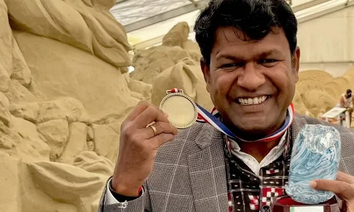 Uk Sand Master Award: సుదర్శన్ పట్నాయక్కు యూకే శాండ్ మాస్టర్ అవార్డ్ Uk Sand Master Award: సుదర్శన్ పట్నాయక్కు యూకే శాండ్ మాస్టర్ అవార్డ్