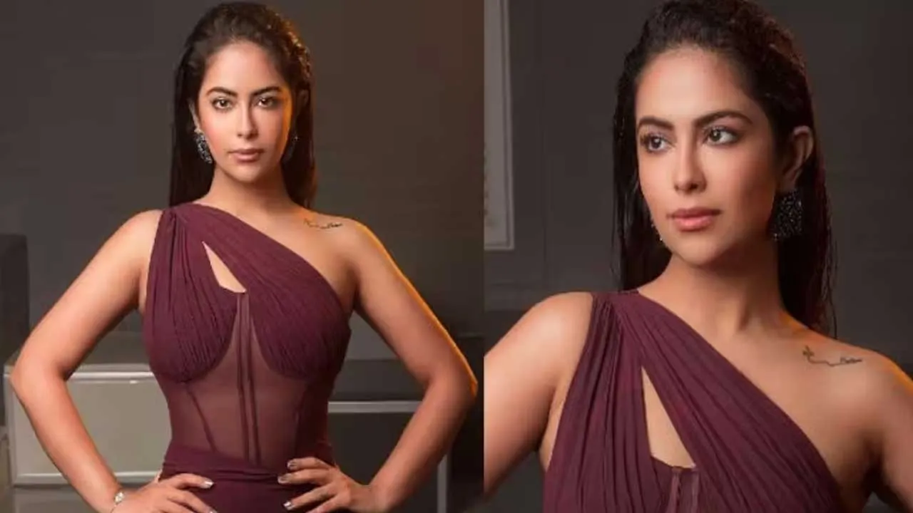 Actor Avika Gor : అవికా గోర్ ... డార్క్ షేడ్ సో సో క్యూట్ Actor Avika Gor : అవికా గోర్ ... డార్క్ షేడ్ సో సో క్యూట్
