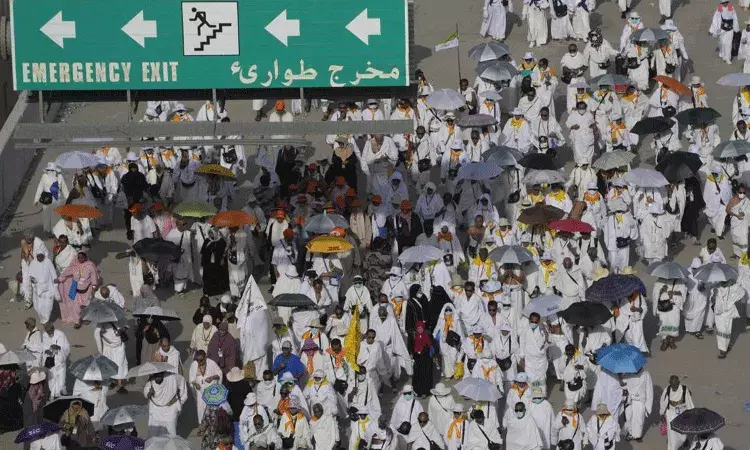 భారత్ తో సహా 14 దేశాలకు తాత్కాలికంగా వీసాలను నిలిపి వేసిన సౌదీ..