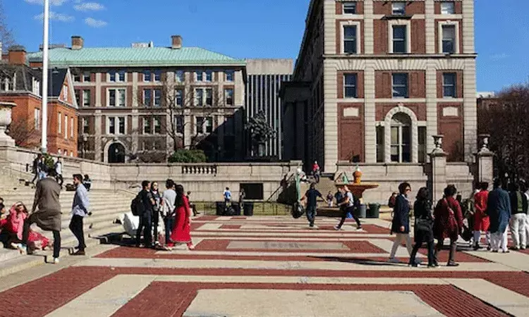 హార్వర్డ్ నుండి స్టాన్ఫోర్డ్ వరకు విద్యార్థి వీసాలను రద్దు చేస్తోన్న అమెరికా..