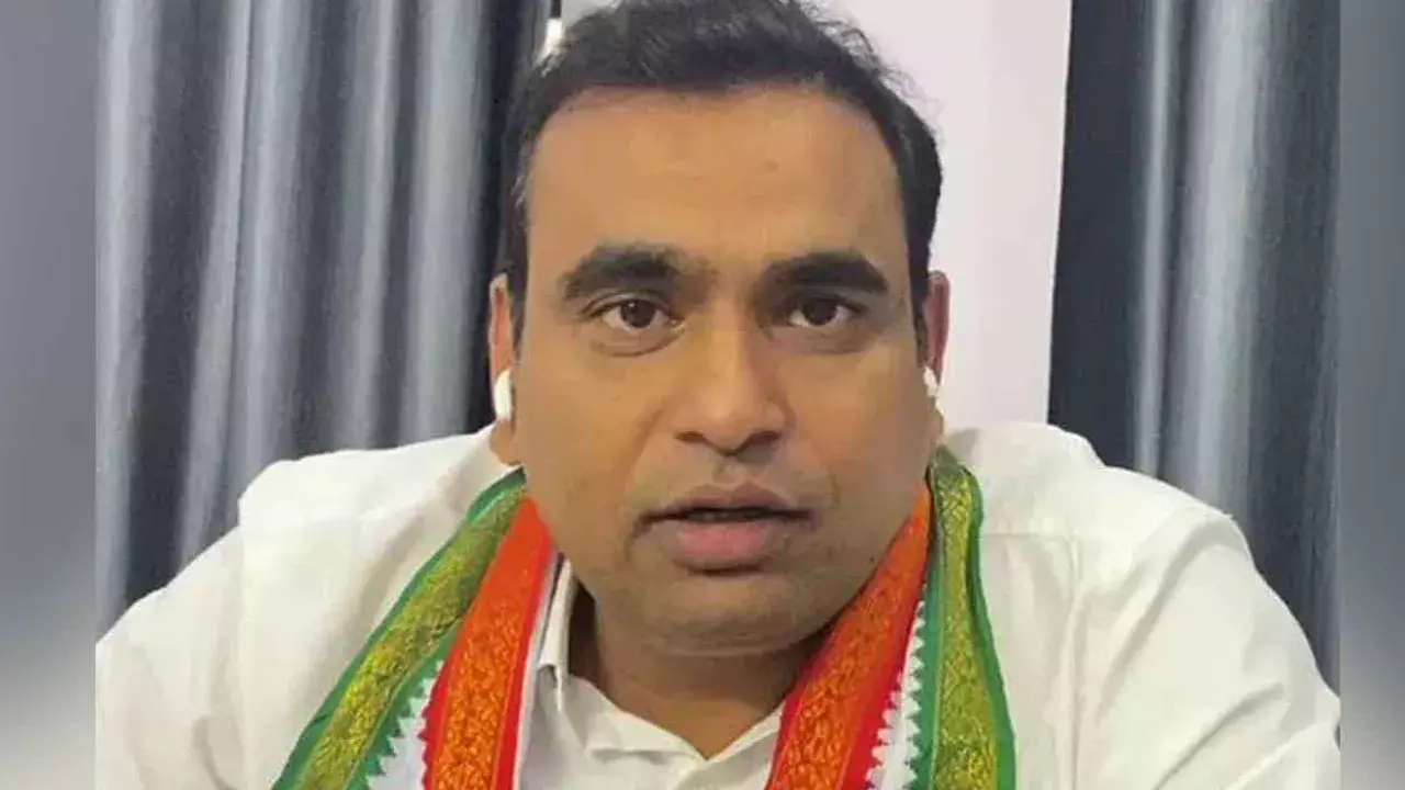 MP Chamal : కవితది దొంగ దీక్ష.. ఎంపీ చామల విమర్శలు MP Chamal : కవితది దొంగ దీక్ష.. ఎంపీ చామల విమర్శలు