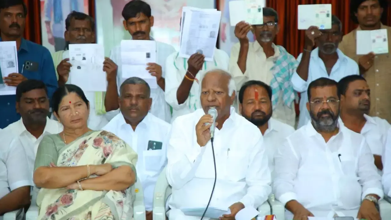 Kadiyam Srihari : గులాంగిరి చేస్తా... పల్లా, రాజయ్యకు కడియం సవాల్ Kadiyam Srihari : గులాంగిరి చేస్తా... పల్లా, రాజయ్యకు కడియం సవాల్