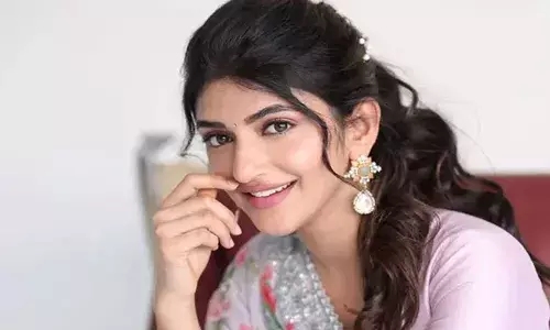 Sri Leela : శ్రీలీల డబుల్ గేమ్! Sri Leela : శ్రీలీల డబుల్ గేమ్!