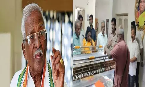 Former Governor : మాజీ గవర్నర్ తమిళిసైకి పితృవియోగం Former Governor : మాజీ గవర్నర్ తమిళిసైకి పితృవియోగం