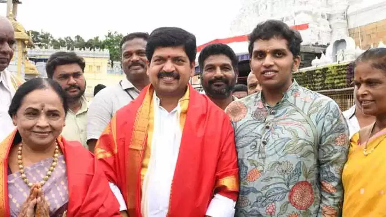 AP Excise Ministe : శ్రీవారిని దర్శించుకున్న ఏపీ ఎక్సైజ్ శాఖ మంత్రి కొల్లు రవీంద్ర