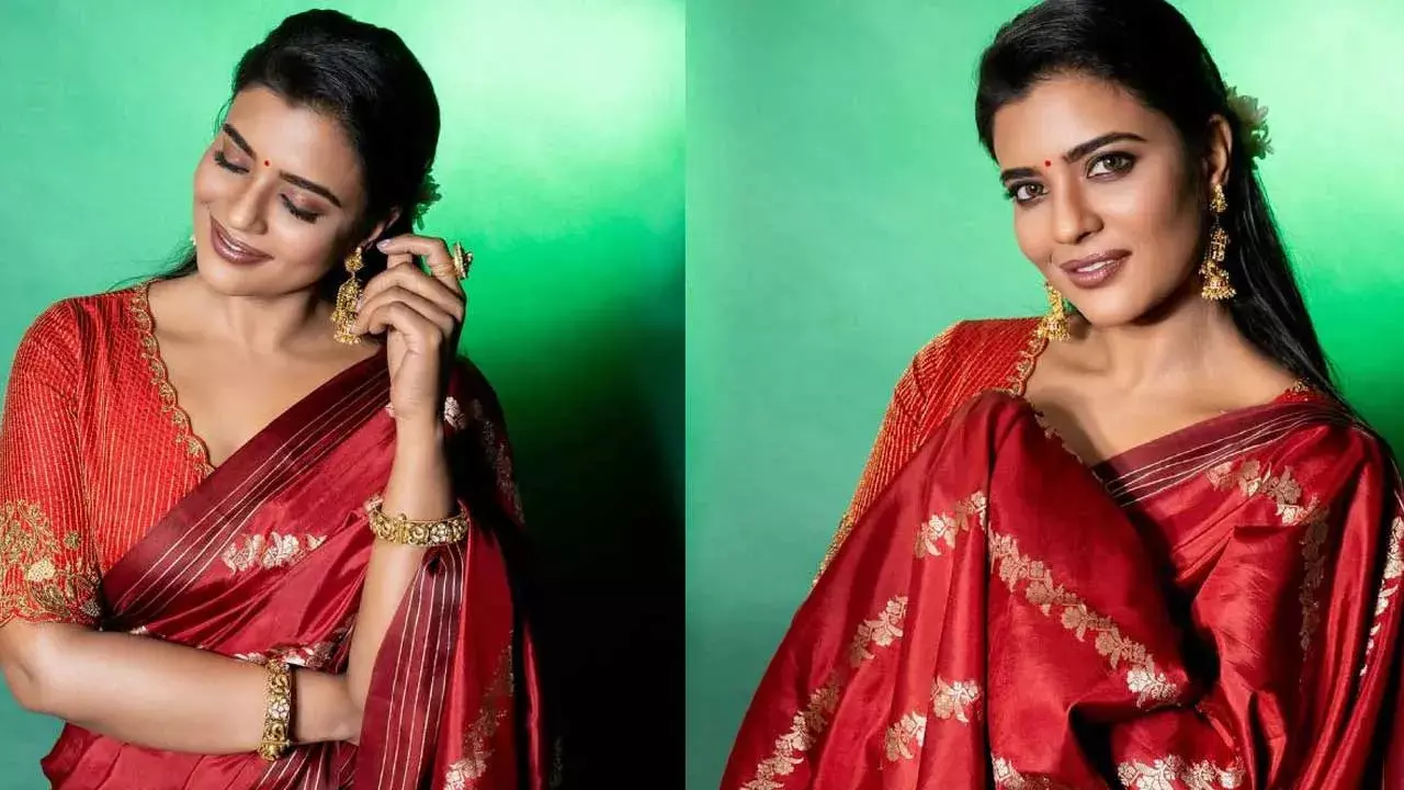 Aishwarya Rajesh : ఐశ్వర్య మెస్మరైజ్.. ఫొటో షూట్స్ తో అట్రాక్ట్ Aishwarya Rajesh : ఐశ్వర్య మెస్మరైజ్.. ఫొటో షూట్స్ తో అట్రాక్ట్