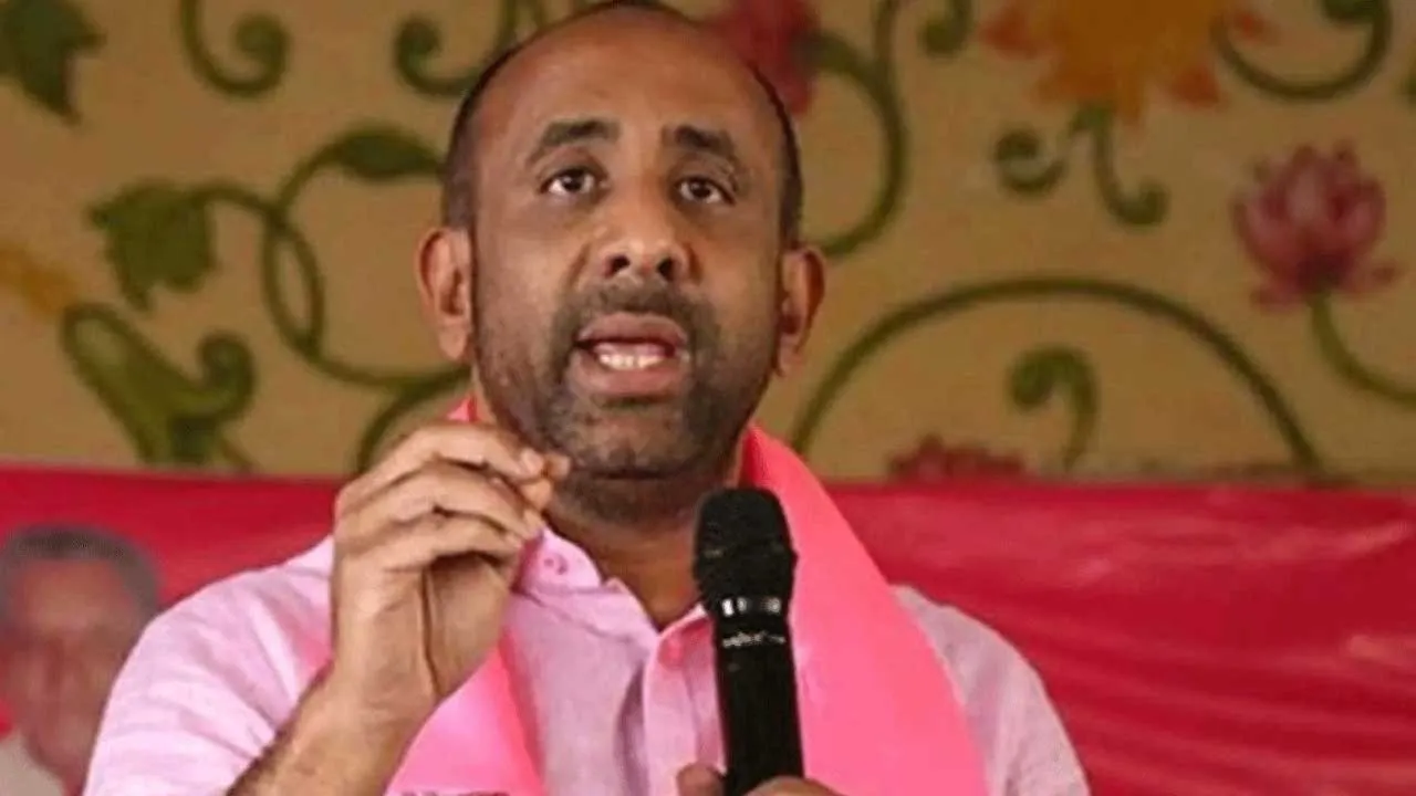 Former BRS MLA Shakeel : షకీల్ను అదుపులోకి తీసుకుని విడిచిపెట్టిన పోలీసులు Former BRS MLA Shakeel : షకీల్ను అదుపులోకి తీసుకుని విడిచిపెట్టిన పోలీసులు