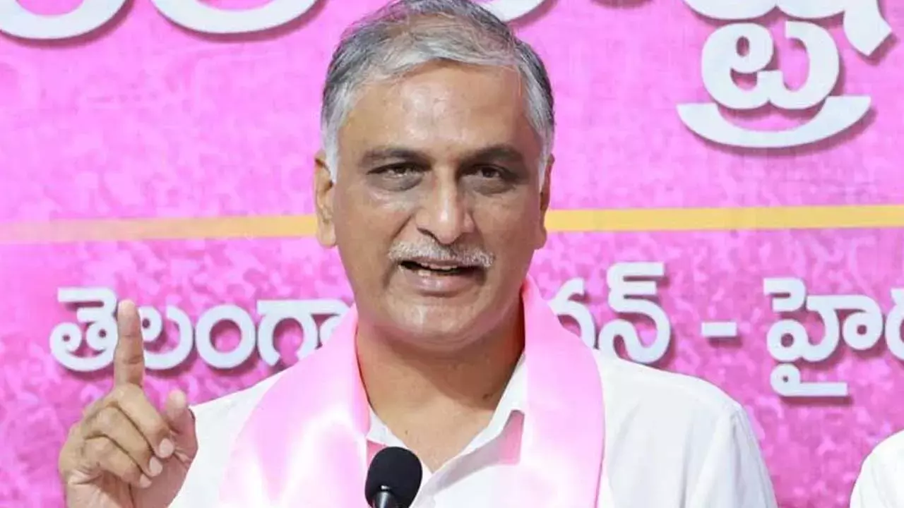 Harish Rao : సీఎం నిర్ణయాలకు ఐఏఎస్లు బలి కావొద్దు : హరీశ్ రావు