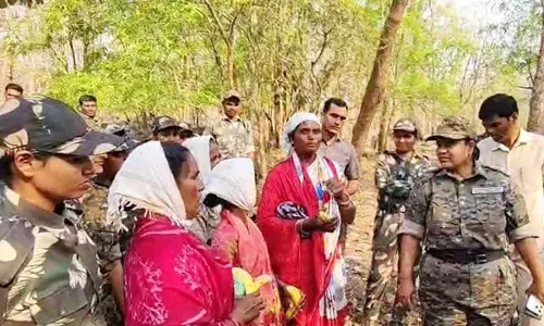 Telangana : అడవిలో మహిళలు మిస్సింగ్.. పోలీస్ ఎంట్రీతో కథ సుఖాంతం Telangana : అడవిలో మహిళలు మిస్సింగ్.. పోలీస్ ఎంట్రీతో కథ సుఖాంతం