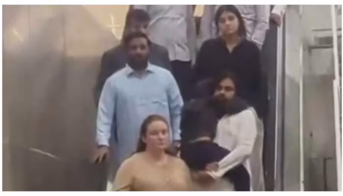 PAWAN: మార్క్ శంకర్తో కలిసి హైదరాబాద్కు పవన్ PAWAN: మార్క్ శంకర్తో కలిసి హైదరాబాద్కు పవన్