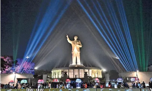 TG: మహా అంబేద్కర్ విగ్రహ ప్రాంగణంలోకి ప్రజలకు అనుమతి