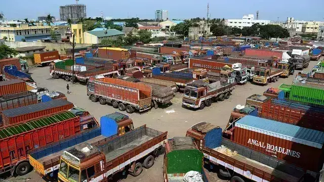 Karnataka: కర్ణాటకలో సమ్మెలోకి 6 లక్షల ట్రక్కర్లు