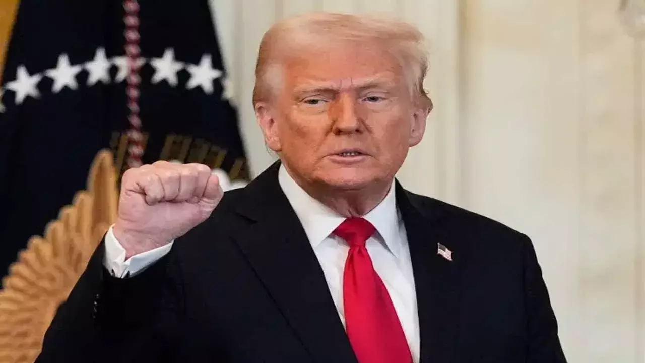 Trump : అక్రమ వలసదారులకు ట్రంప్ ఆఫర్ Trump : అక్రమ వలసదారులకు ట్రంప్ ఆఫర్