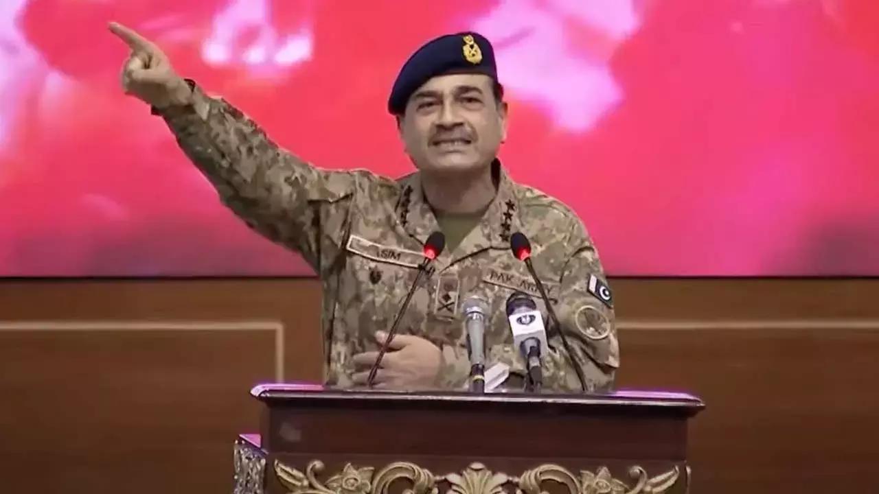 Pakistan Chief Army  : కశ్మీర్ తమదే అంటూ పాక్ ఆర్మీ చీఫ్ పిచ్చి కూతలు Pakistan Chief Army  : కశ్మీర్ తమదే అంటూ పాక్ ఆర్మీ చీఫ్ పిచ్చి కూతలు