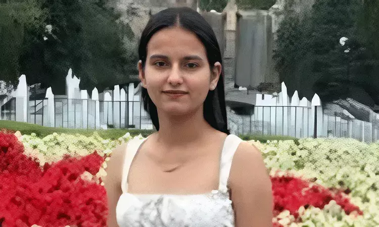 బస్టాప్ లో వేచి ఉన్న భారతీయ విద్యార్థిని.. బుల్లెట్ తగిలి ప్రాణాలు..