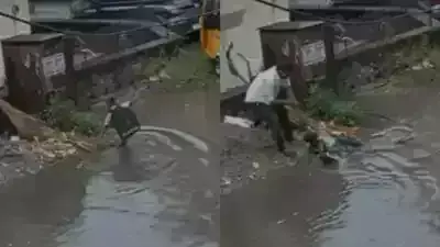 Tamil Nadu: కరెంట్ షాక్ కి గురైన బాలుడు..ప్రాణాలకు తెగించి కాపాడిన యువకుడు Tamil Nadu: కరెంట్ షాక్ కి గురైన బాలుడు..ప్రాణాలకు తెగించి కాపాడిన యువకుడు