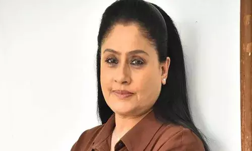 Vijayashanti : కొందరు హీరోయిన్లు నా ట్యాగ్తో బతికారు: విజయశాంతి Vijayashanti : కొందరు హీరోయిన్లు నా ట్యాగ్తో బతికారు: విజయశాంతి