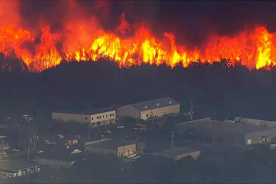 wildfire :  న్యూజెర్సీలో కార్చిచ్చు బీభత్సం wildfire :  న్యూజెర్సీలో కార్చిచ్చు బీభత్సం