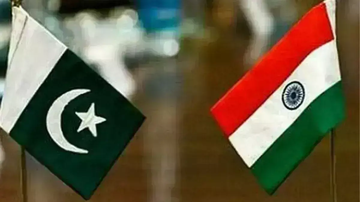 Pahalgam Attack: పహల్గామ్ ఉగ్రదాడి.. పాక్ దౌత్యవేత్తకు కేంద్రం సమన్లు Pahalgam Attack: పహల్గామ్ ఉగ్రదాడి.. పాక్ దౌత్యవేత్తకు కేంద్రం సమన్లు