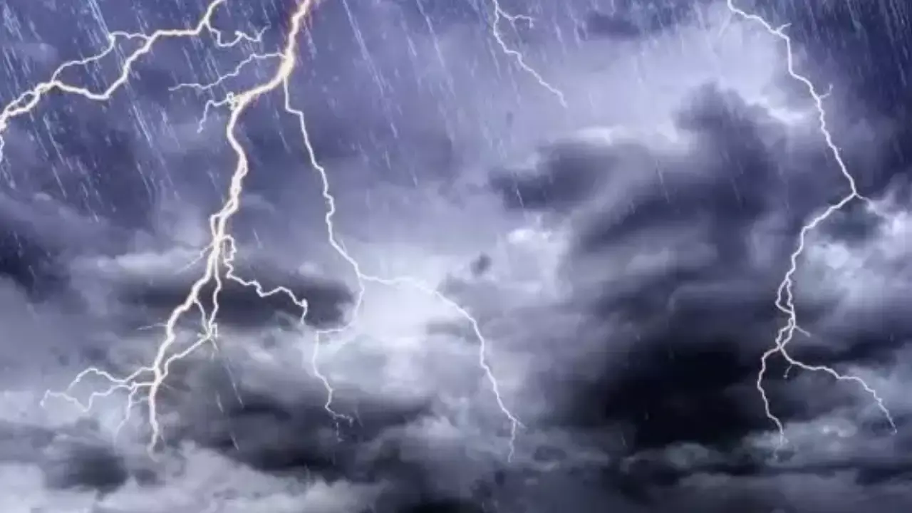 Rain Alert : కాసేపట్లో హైదరాబాద్ లో వర్షం.. తెలంగాణలో రెయిన్ అలర్ట్