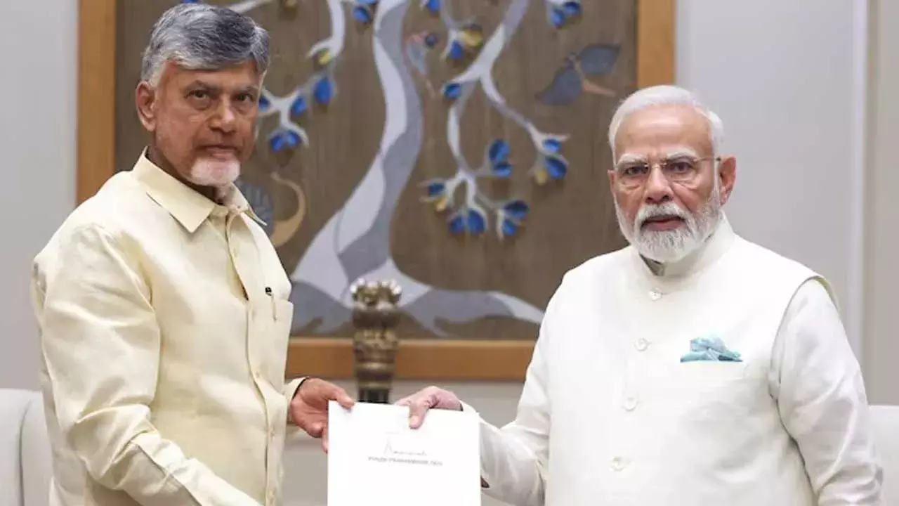 CM Chandrababu : మోడీతో చంద్రబాబు ప్రత్యేక సమావేశం.. ఏపీకి ఆహ్వానం CM Chandrababu : మోడీతో చంద్రబాబు ప్రత్యేక సమావేశం.. ఏపీకి ఆహ్వానం