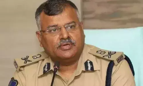 Telangana DGP : పాకిస్తానీలు హైదరాబాద్ వీడిపోవాలి : తెలంగాణ డీజీపీ ఆదేశాలు Telangana DGP : పాకిస్తానీలు హైదరాబాద్ వీడిపోవాలి : తెలంగాణ డీజీపీ ఆదేశాలు