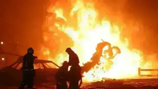 Fireworks Explosion: తమిళనాడులో బాణసంచా పేలి ఏడుగురి మృతి Fireworks Explosion: తమిళనాడులో బాణసంచా పేలి ఏడుగురి మృతి