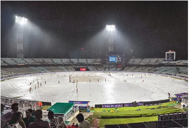 IPL: పంజాబ్-కోల్కతా మ్యాచ్ వర్షార్పణం IPL: పంజాబ్-కోల్కతా మ్యాచ్ వర్షార్పణం