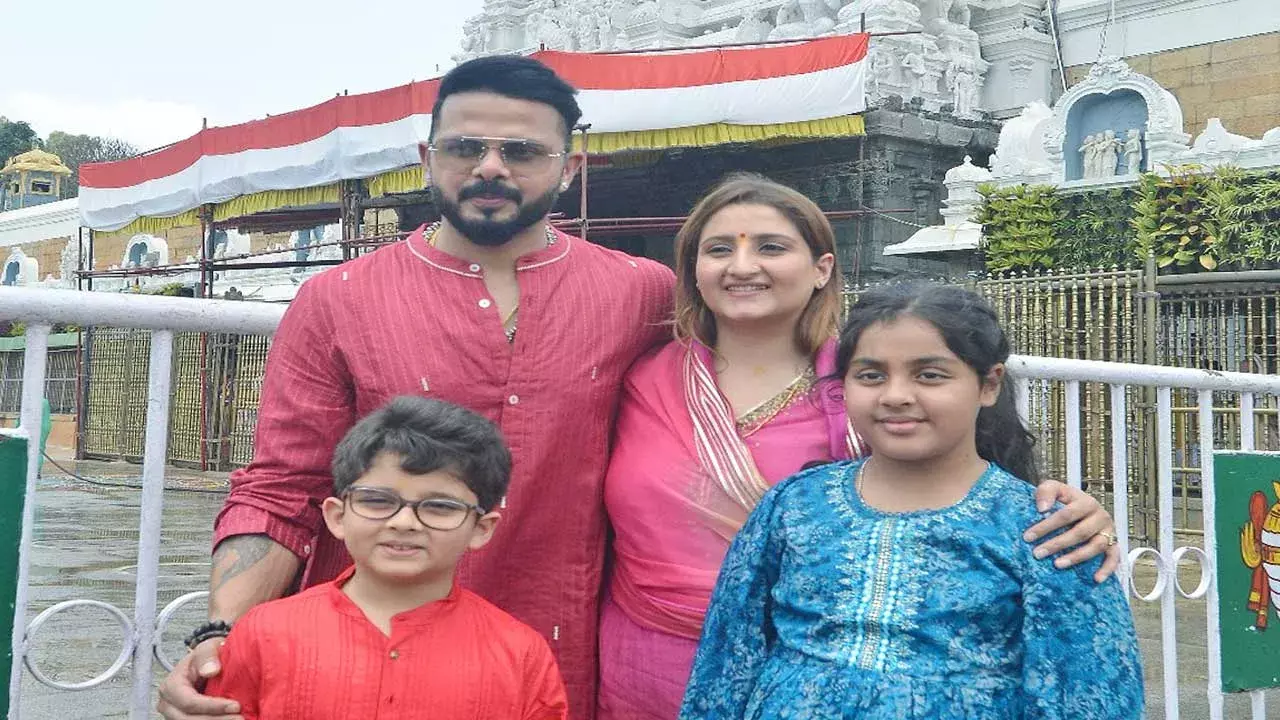 Former Team Indian Cricketer :  తిరుమల శ్రీవారి సేవలో శ్రీశాంత్